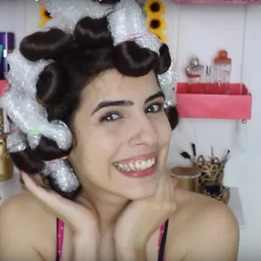 ¡Riza tu pelo con papel de burbujas! Prueba la técnica más original