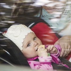 Sécurité routière: comment bien attacher son enfant en voiture?