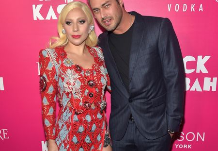 Lady Gaga et Taylor Kinney nus en couv’ du V Magazine (Photo)