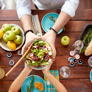 Blanquear tu sonrisa mientras comes: 6 alimentos que te ayudarán a lograrlo