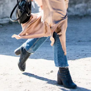 Vestido + pantalón, propuesta de pasarela adaptada a la calle