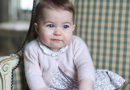 Charlotte de Cambridge, 8 mois et déjà plus influente que la Reine Elizabeth II