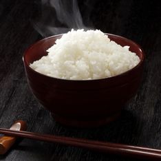 Low carb Fans aufgepasst: Mit diesem genialen Trick spart ihr beim Reis die Hälfte an Kalorien ein!