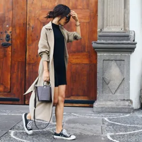 15 maneras de llevar Converse en tu look de oficina