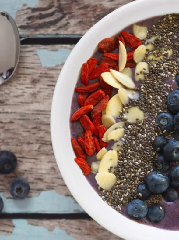 Afronta el día con ganas gracias a estas recetas de smoothie bowls