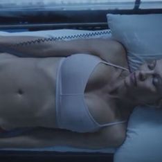 Pamela Anderson se dévoile au naturel dans une étonnante vidéo