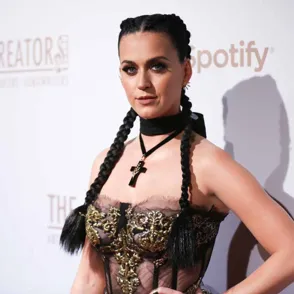 Katy Perry pide guerra con el peor look de la semana