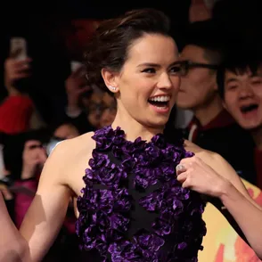 Daisy Ridley Talks Filming Star Wars VIII With Mark Hamill