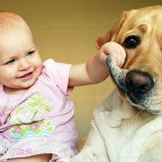 25 imágenes que prueban que niños y mascotas están hechos los unos para los otros