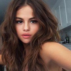 Selena Gomez, reine d’Instagram : ses 10 plus beaux selfies beauté