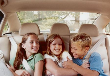 8 trucs simples (mais malins) pour occuper les enfants en voiture