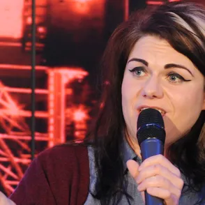 Caitlin Moran Wrote An Open Letter To The Troubled Young Girls She Meets At Book Signings