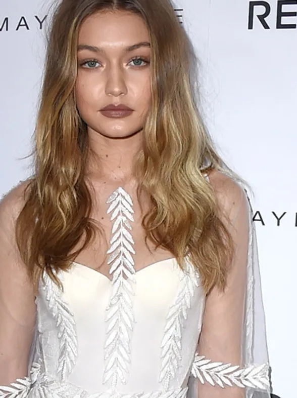 Gigi Hadid a lo princesa de hielo, peor look de la semana