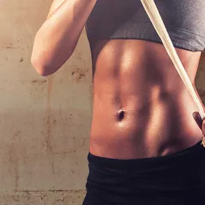 Sonha com um abdômen sarado? Veja 7 erros comuns que te impedem de ter uma barriga definida