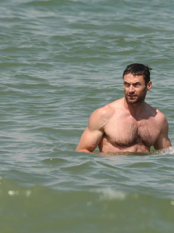 Hugh Jackman salva a sus dos hijos de morir ahogados