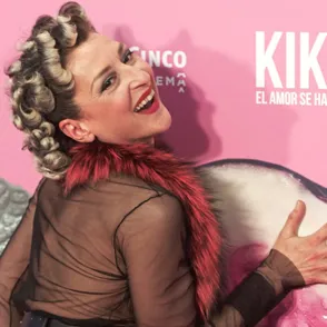 El peor look de la semana: el pin up tropical de Mariola Fuentes