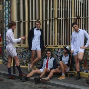 Llega la calchemise: el día que la camisa conoció al calzoncillo