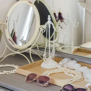 ¡Soluciones económicas y prácticas! 20 ideas DIY para organizar la bisutería