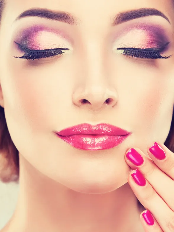 Eyeliner de flores: la tendencia más glam de la primavera