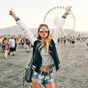¿Cómo es estar en la zona VIP de los festivales más posturetas del mundo?