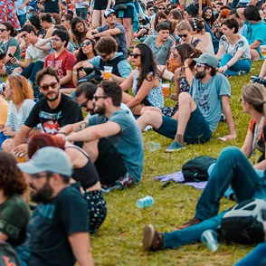 8 situações que só apaixonadas por festivais de música entendem