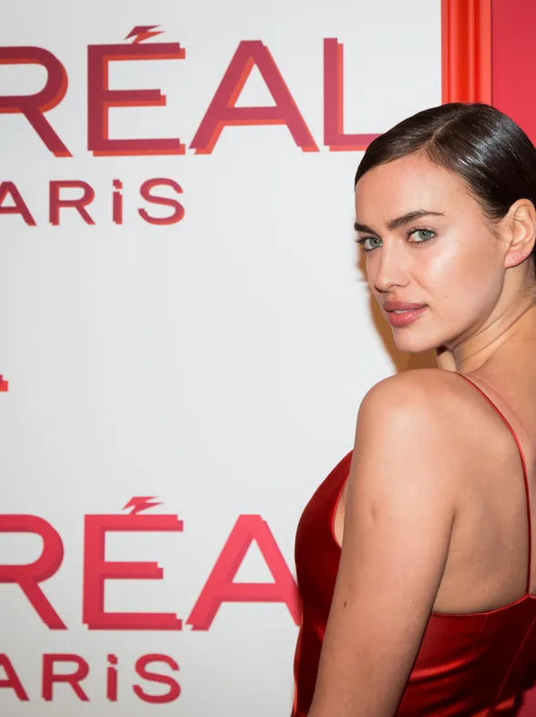 El escote de Irina Shayk es un mensaje para Cristiano Ronaldo