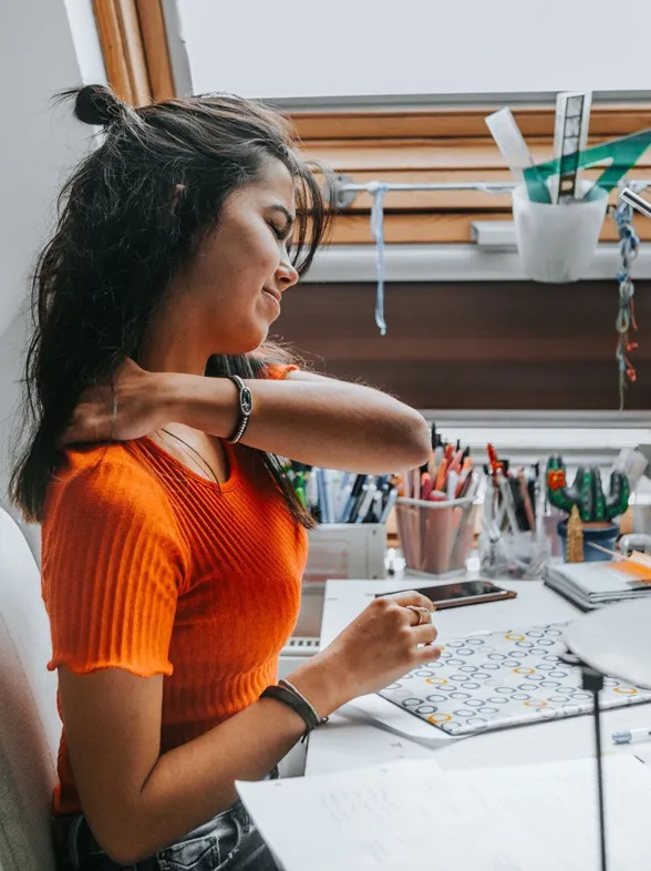 Nackenschmerzen? Diese 5 Übungen lösen Verspannungen sofort