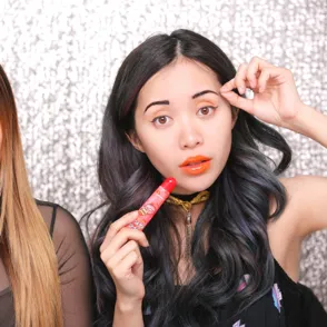¿Maquillaje que se "despega" y dura 12 horas? Te presentamos el peel-off make up