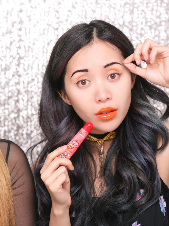 ¿Maquillaje que se "despega" y dura 12 horas? Te presentamos el peel-off make up