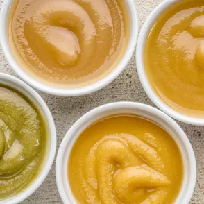 Sus primeras papillas: comienza el paso a la alimentación complementaria