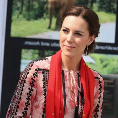 Un pantalon Zara et une robe Topshop pour Kate Middleton