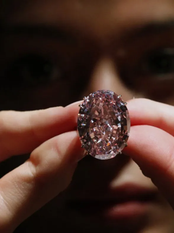 El increíble diamante rosa que se vendió por más de 62 millones de euros