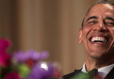 C'est fini ! Obama craque complètement pendant un gala (Vidéos)