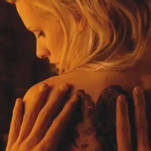 10 cosas que hacen más atractivas a las mujeres con tatuajes