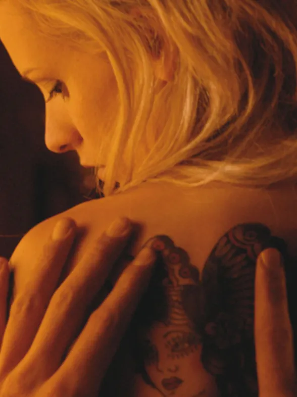 10 cosas que hacen más atractivas a las mujeres con tatuajes
