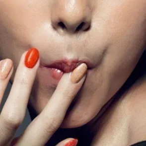 ¿Esmalte de uñas que se come y sabe a pollo? Llega la última extravagancia beauty