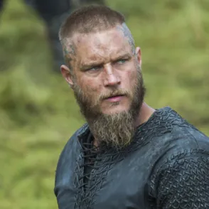 El hombre de la semana es... ¡Travis Fimmel!