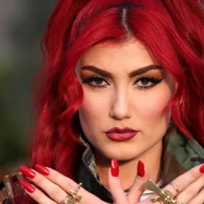 Helly Luv, la cantante kurda que desafía al Daesh con sus canciones