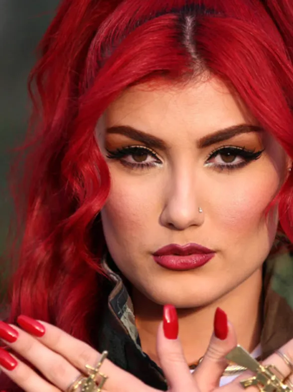 Helly Luv, la cantante kurda que desafía al Daesh con sus canciones