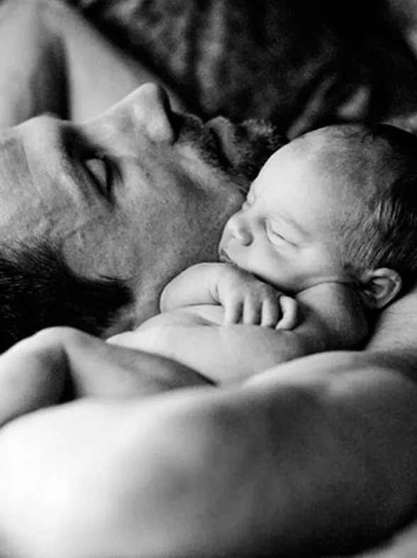 20 imágenes que prueban que la paternidad saca el lado más tierno de los hombres