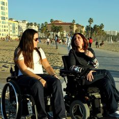 Paraplégique, elle imagine des jeans stylés pour les personnes en fauteuil roulant (Photos)
