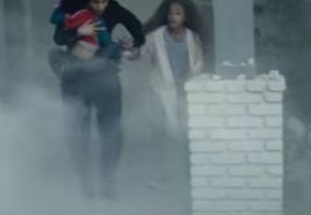 Alicia Keys s'engage pour les réfugiés dans un court-métrage qui échange les rôles (Vidéo)