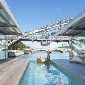 ¡El primer hotel flotante de París ya está abierto!