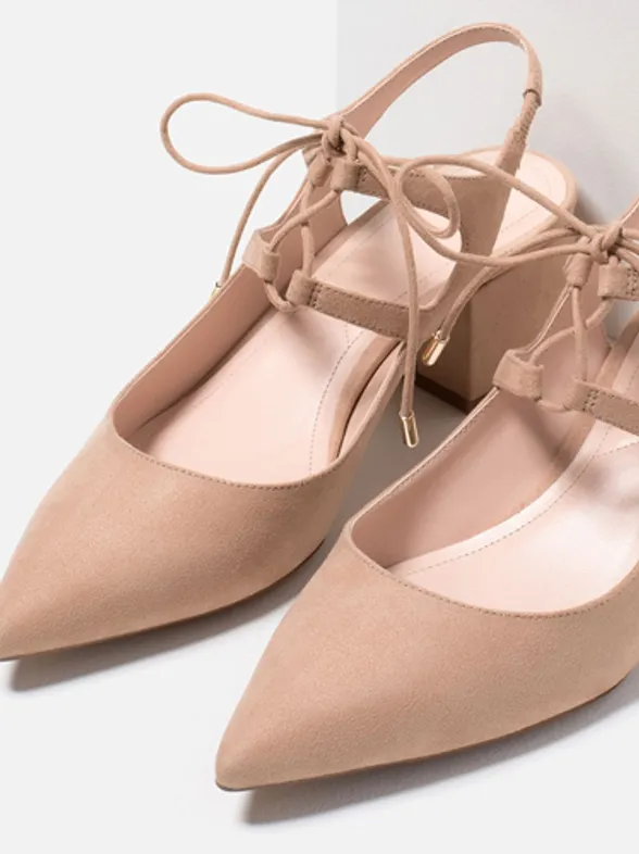 Los zapatos destalonados también vuelven a estar de moda