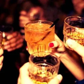 From Pre-Drinks To The Morning After: 5 Apps You *Need* For The Perfect Night Out In London