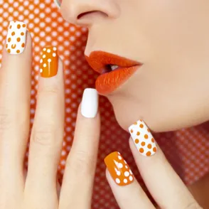 Uñas de porcelana: qué son y cómo ponértelas