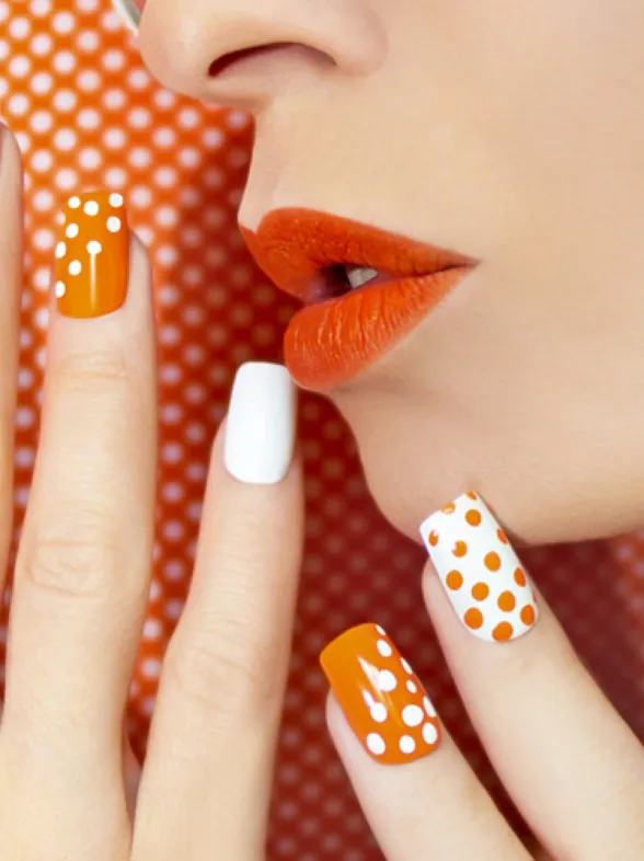 Uñas de porcelana: qué son y cómo ponértelas