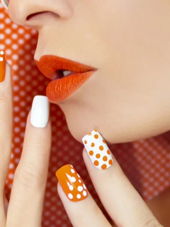 Uñas de porcelana: qué son y cómo ponértelas