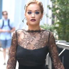 Rita Ora a lo gótica, peor look de la semana