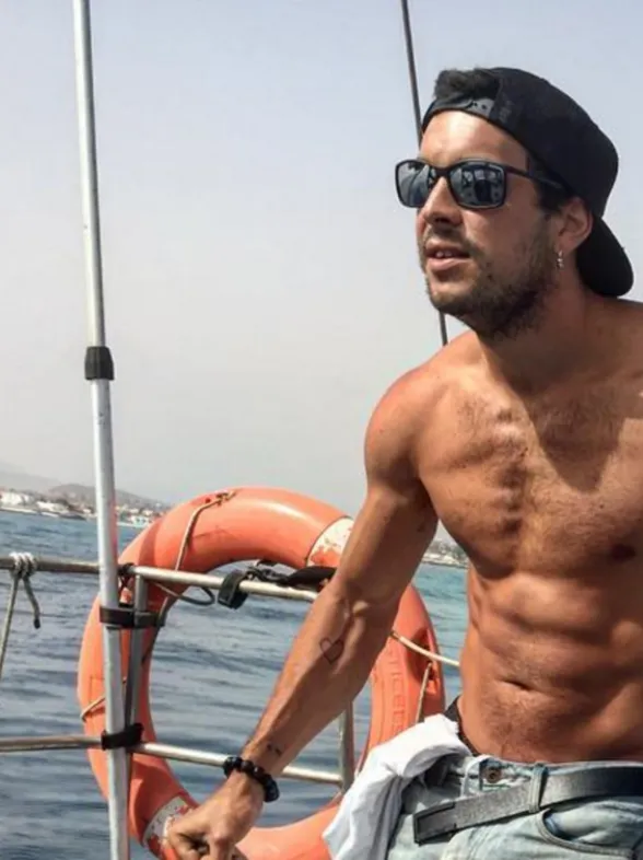 El posado veraniego más caliente de Mario Casas